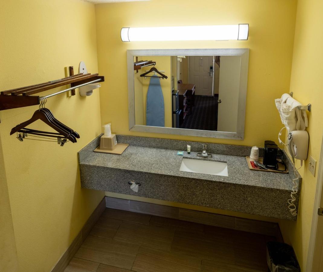 Loyalty Inn Hawkinsville Екстер'єр фото