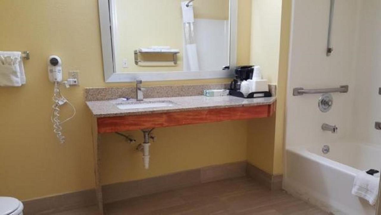 Loyalty Inn Hawkinsville Екстер'єр фото